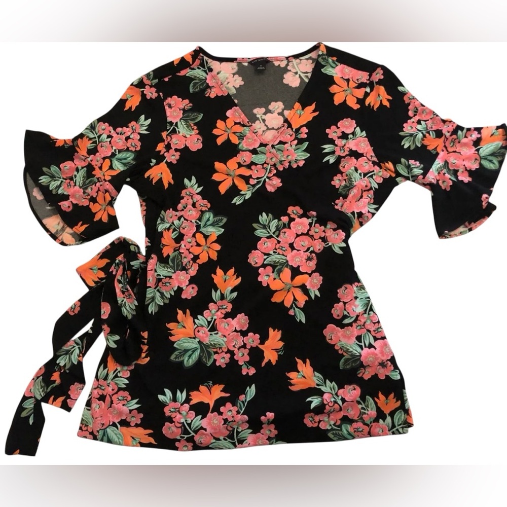 Ann Taylor Floral Wrap Blouse Top With Short Sleeves Size Medium